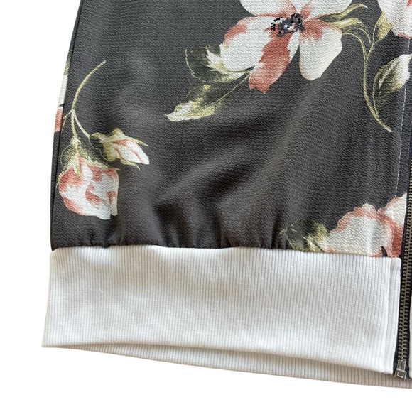 Le Lis Women’s Sz S Gray Blush Pink Floral Zip Chiffon Bomber Jacket Cottagecore - Picture 9 of 16
